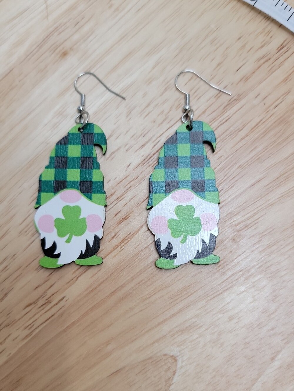 Women’s St. Patrick’s Day Green Plaid Gnome Dangle Earrings 2" Drop New - Picture 6 of 6
